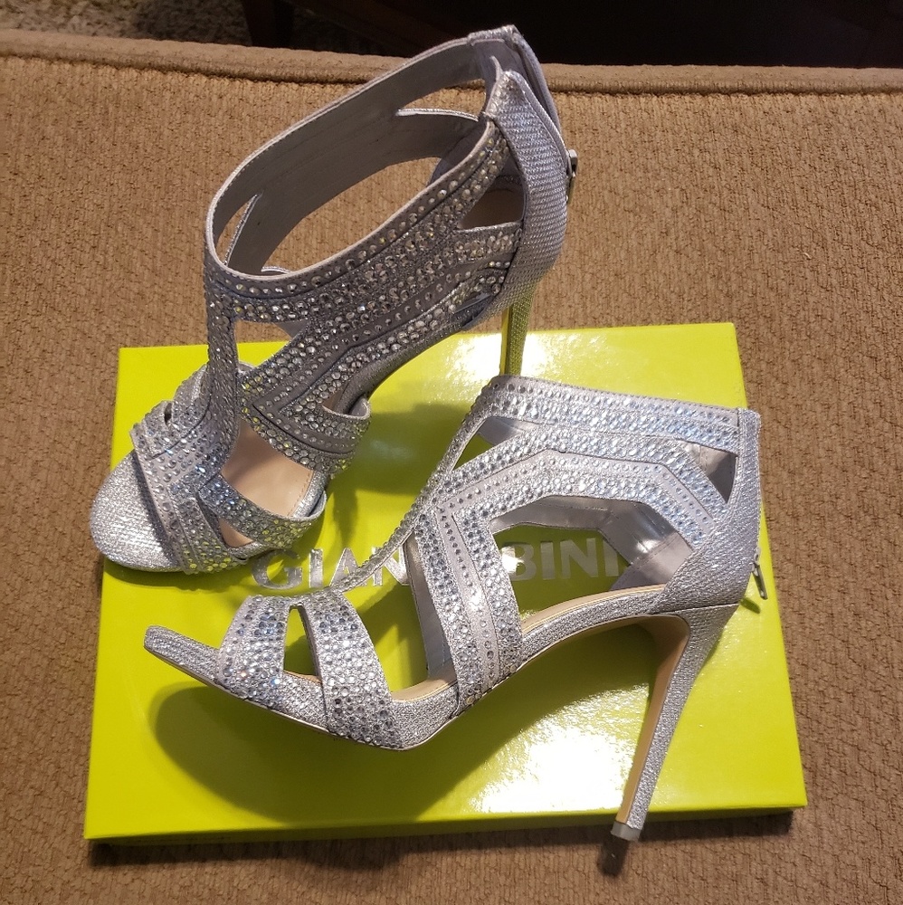 Gianni Bini: Silver (Style, Sianna)